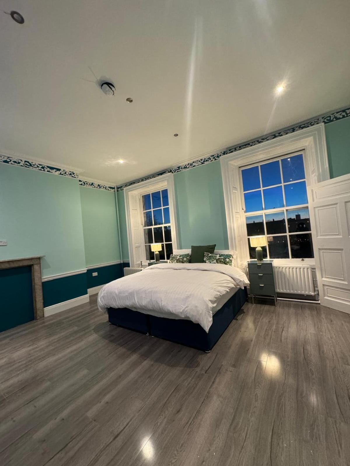 Deluxe Georgian Dublin 1 Private Rooms — Photos 2